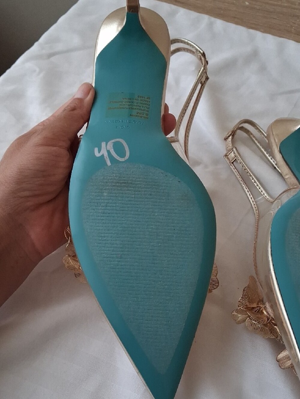 Betsey Johnson Gold Floral Rhinestone Pointed Toe Slingback Heels - Size 8.5 - Picture 5 of 9